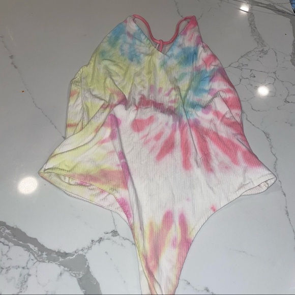 Hara Bodysuit in Blanc Spiral Tie Dye
AFRM - Picture 5 of 8